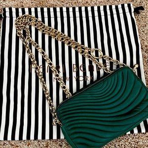 HENRI BENDEL shoulder/crossbody bag. Dark green w/ gold chain straps. 10x5.